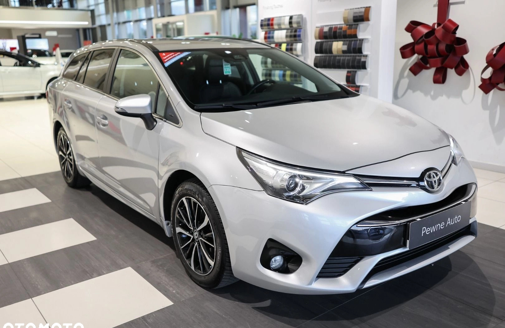 Toyota Avensis cena 78850 przebieg: 101018, rok produkcji 2018 z Przedbórz małe 596